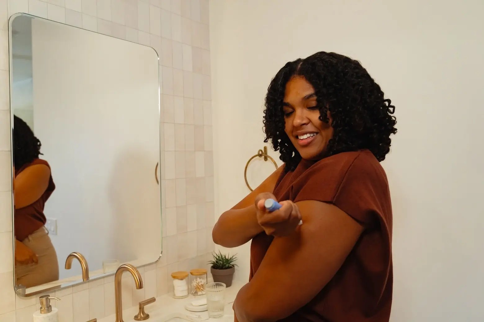 Woman injecting GLP-1